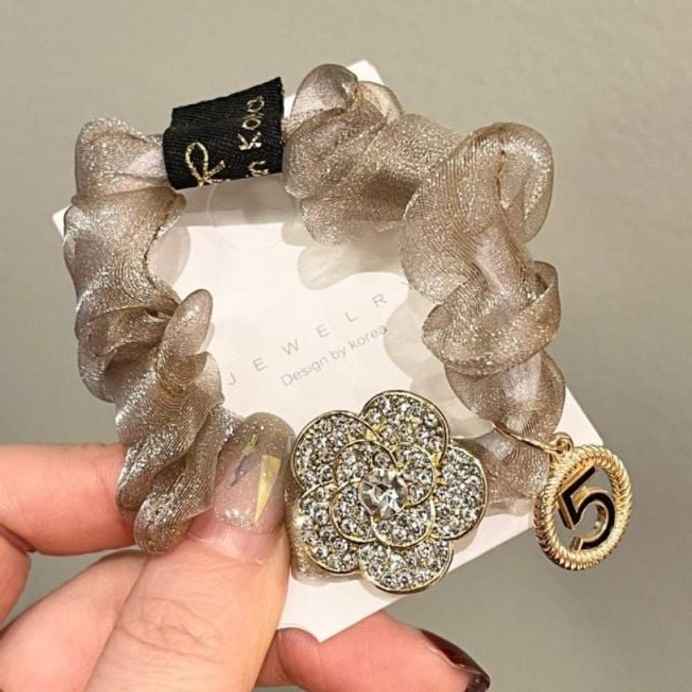 Цветочный Кубический Ежедневный black